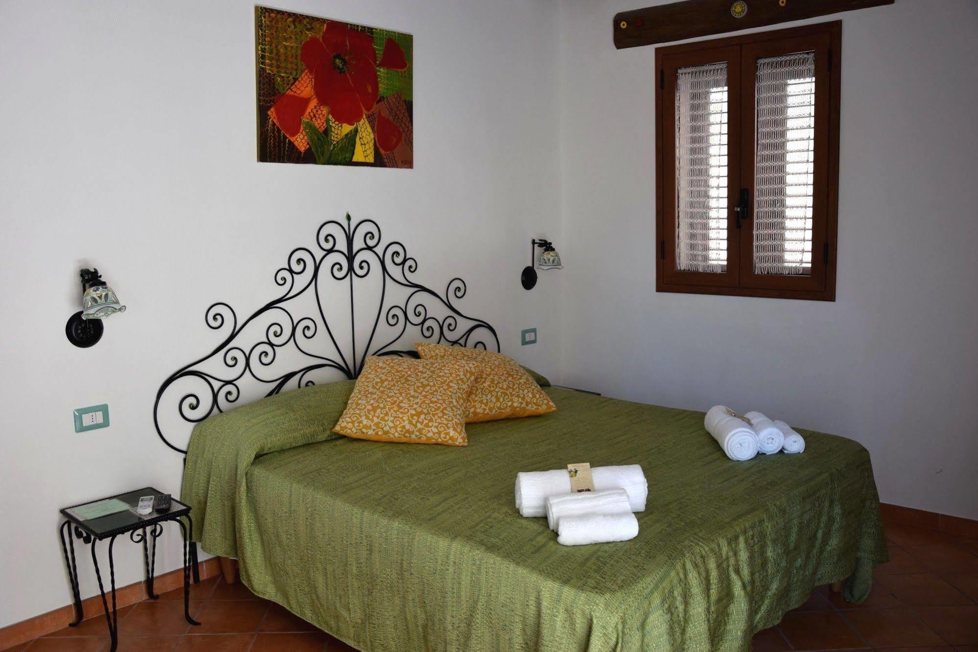 Bed and Breakfast La Casa del Geko Cefalú Exterior foto