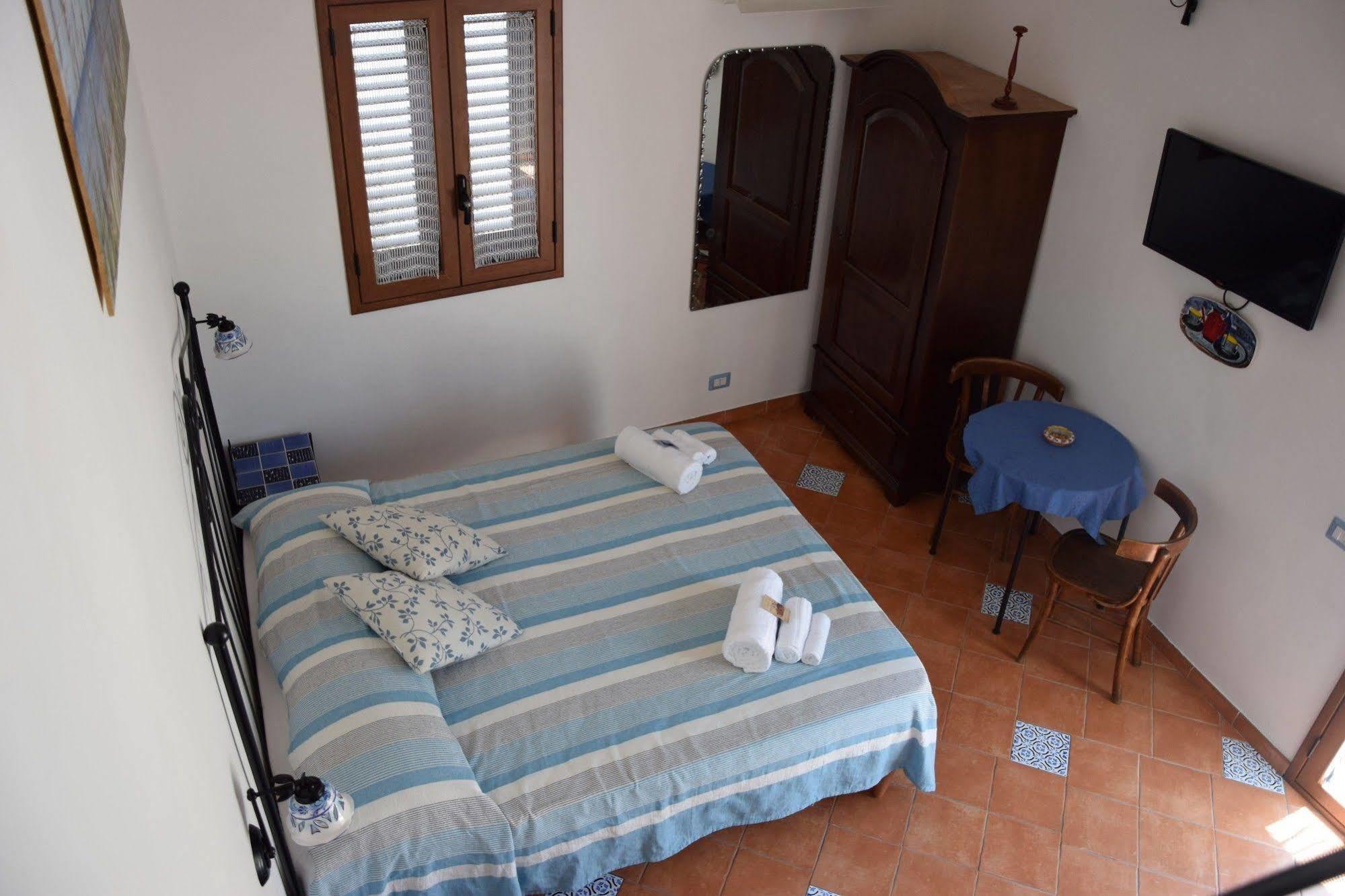 Bed and Breakfast La Casa del Geko Cefalú Exterior foto